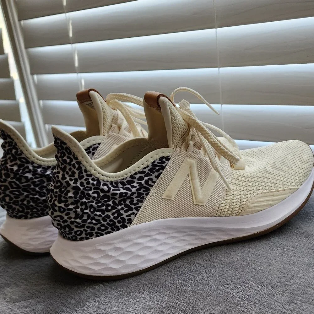 Women's New Balance Leopard Print Sneakers Size 9 - Picture 8 of 16